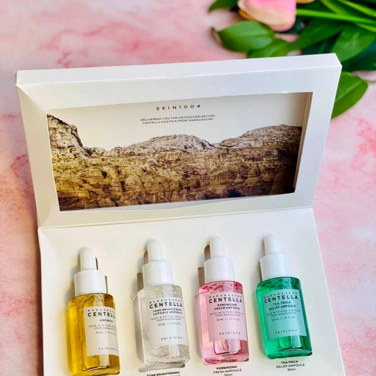 Despídete de la piel opaca y luce un glow natural con Madagascar Centella Ampoule Set